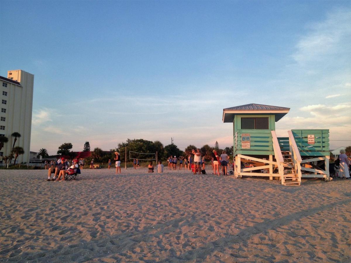 Vacation On Coral Sands *